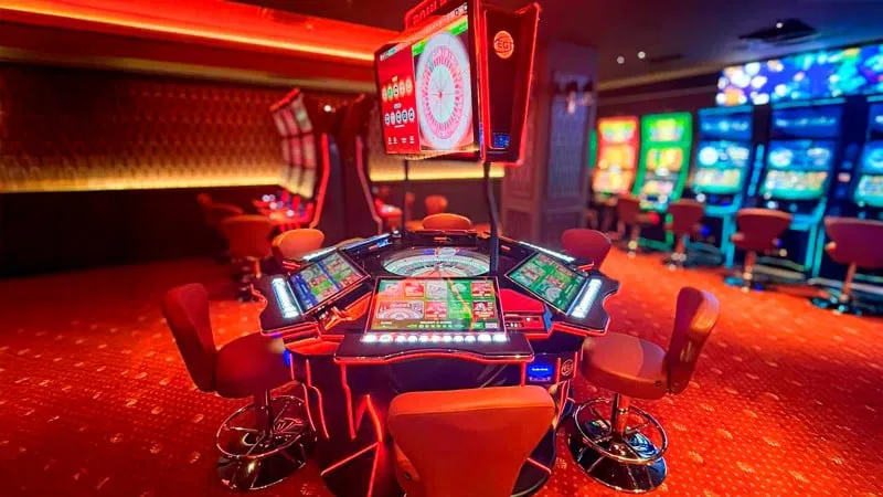 Абстрактный баннер в красно-белых тонах